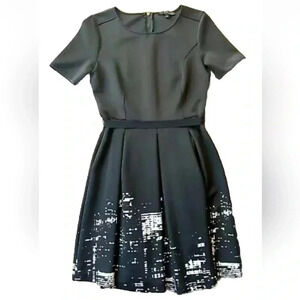 Elie Tahari‎ Dress City Scape Buildings New York Black White Size 4 Fit & Flare